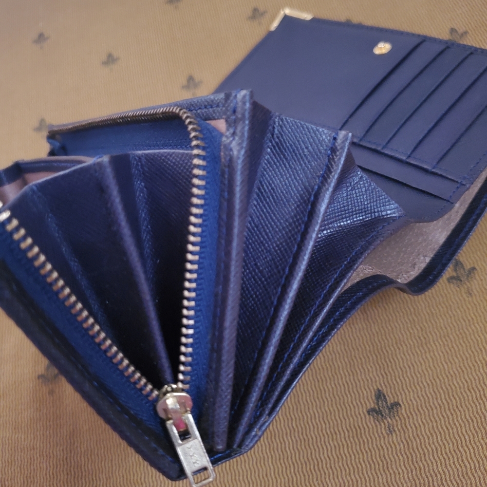 Givenchy Wallet - Picture 6 of 8